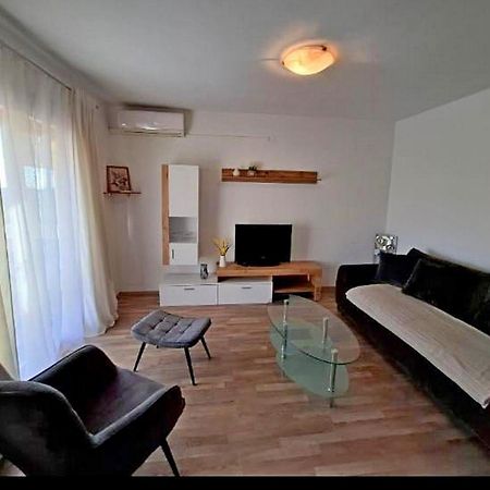Apartments Sanja Povljana Esterno foto