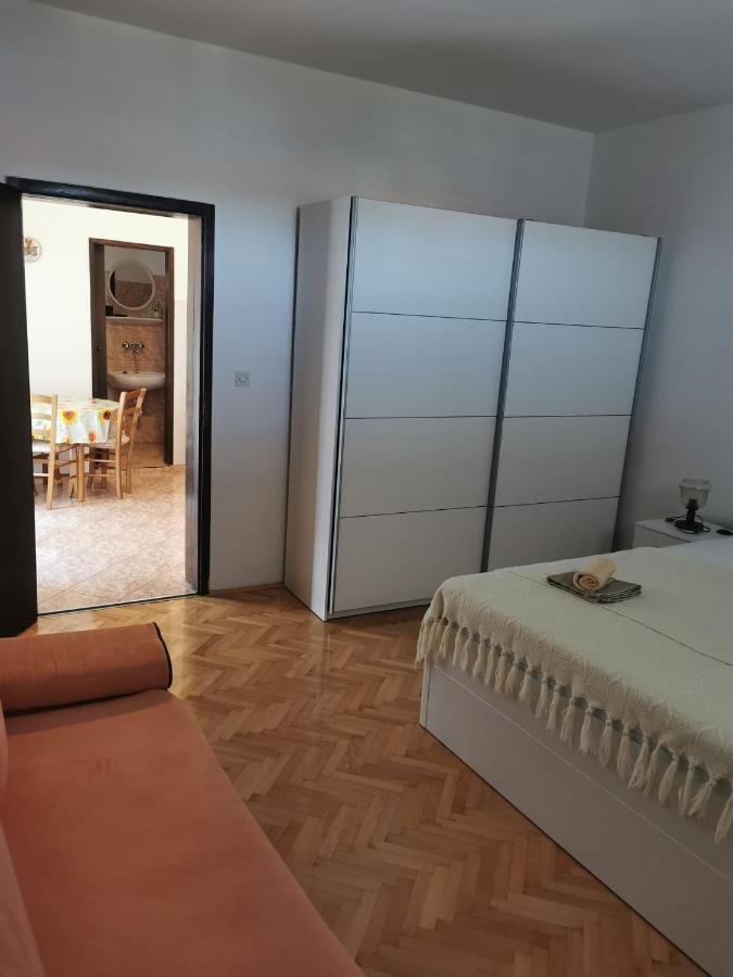 Apartments Sanja Povljana Esterno foto