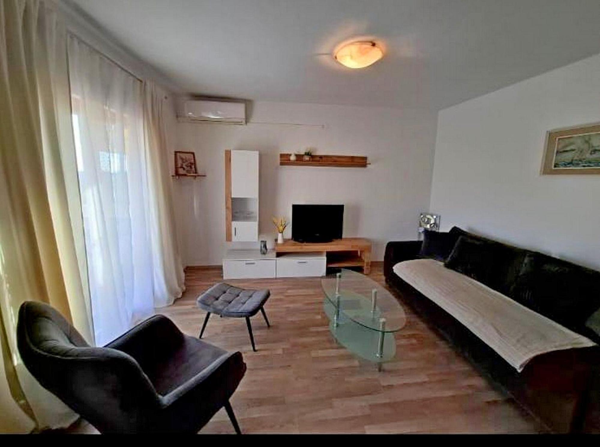 Apartments Sanja Povljana Esterno foto