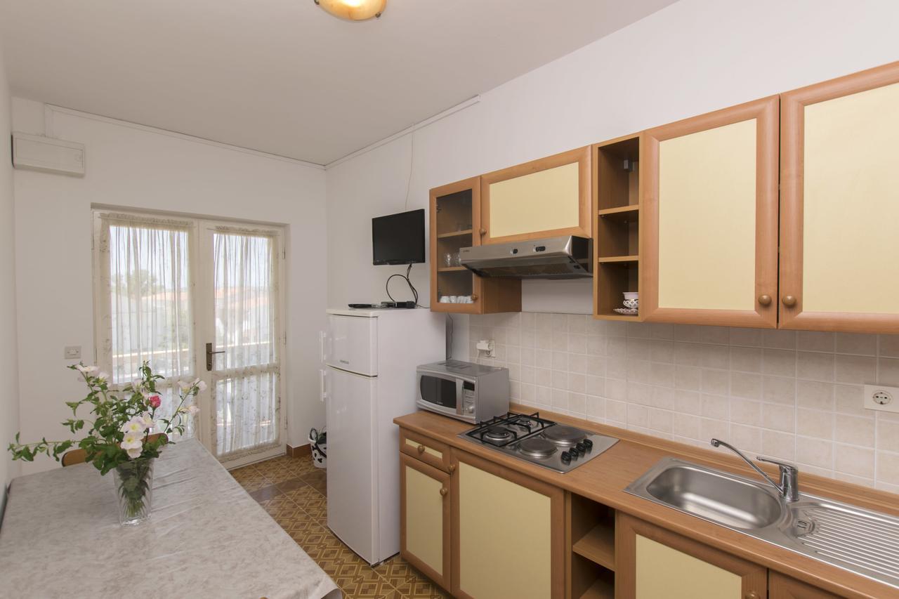 Apartments Sanja Povljana Esterno foto